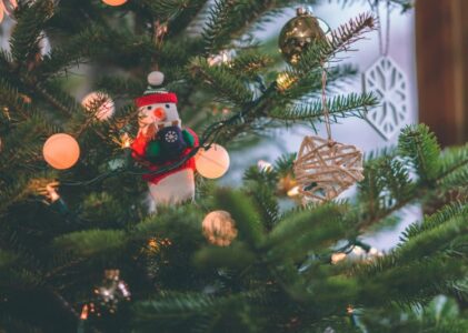 How to choose the best full artificial Christmas tree height